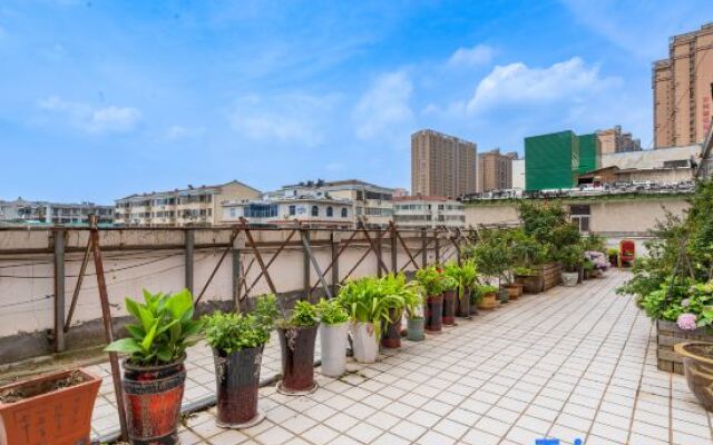 Xinyang JinGuan Express Hotel