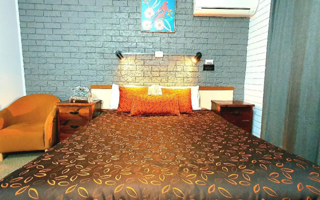 Young Goldrush Motel – Guest Rooms – Young