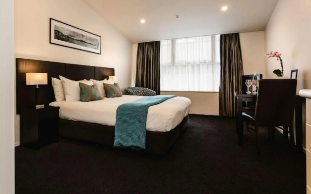 Gilmer Apartment Hotel
