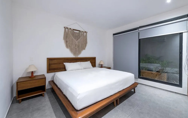 2 Br. Apt W/amazing Natural Lighting&location