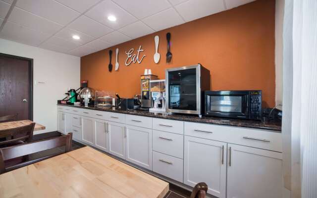 Ramada by Wyndham Effingham