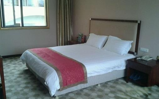 Tongnan Tianbao Hotel