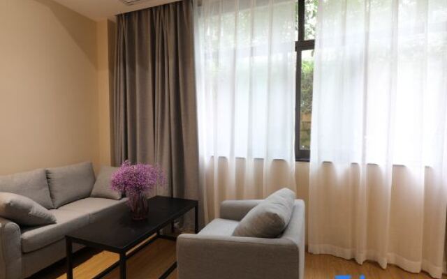 Xinniu Hotel (Chongqing Hua Xi cultural center)