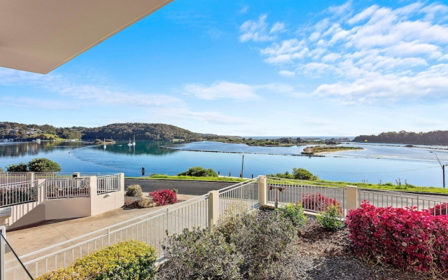 Southbound Escape at the Wharf