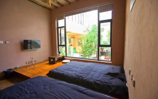 Ru Yi Ping An Hostel
