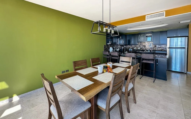 Upscale Ocean View Condo Close to it all Great