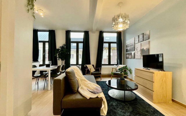 Luxury Dlx 1BR Near Fashion District by Oneluxstay