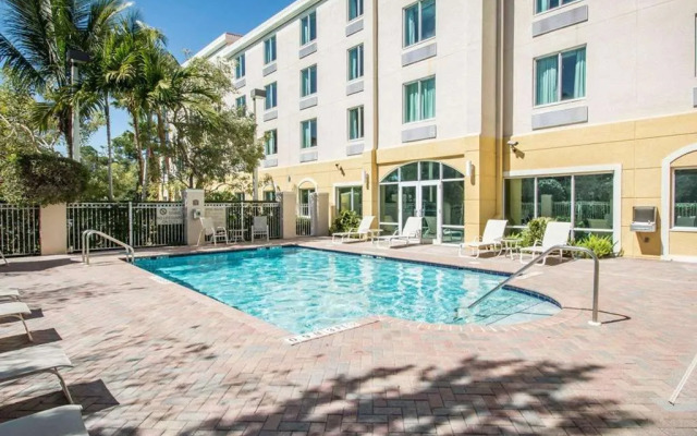 Comfort Inn & Suites