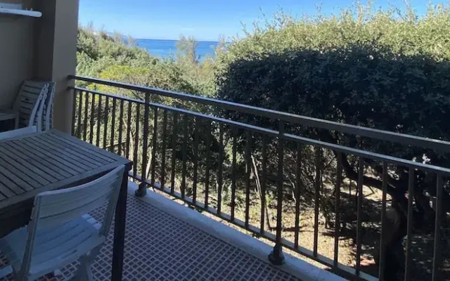 Villa Papini Seafront With 3 Apartments and Garden-rif Papi