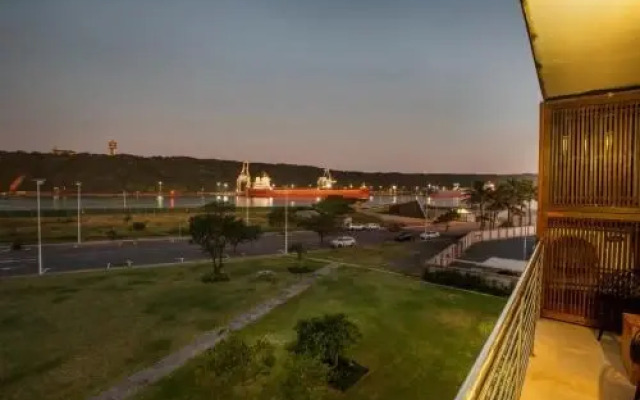 uSHAKA WATERFRONT - SUPERB STUDIO SERENITY
