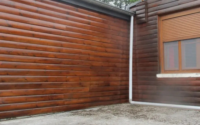 Comfortable Chalet in Petithan With Garden