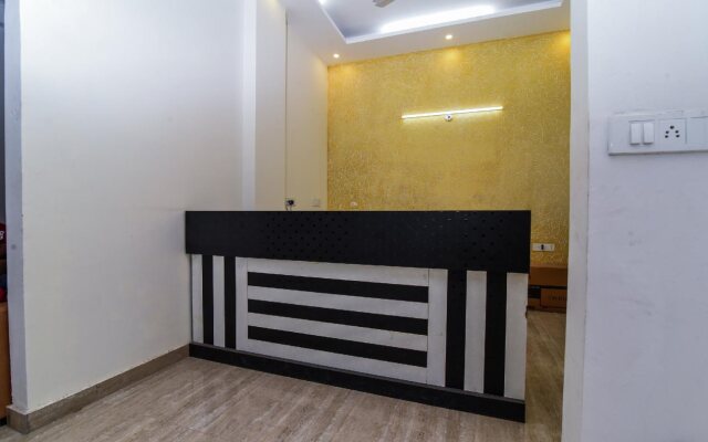 Larch Western By OYO Rooms