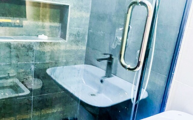 Impeccable 2-bed Apartment in Lekki With Snooker