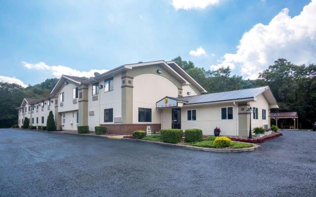Super 8 by Wyndham Elkins