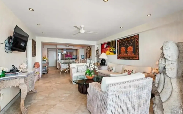 Ocean View 2Br Condo-balcony-beach-pool - 712