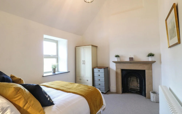 Upper Hurst Farmhouse