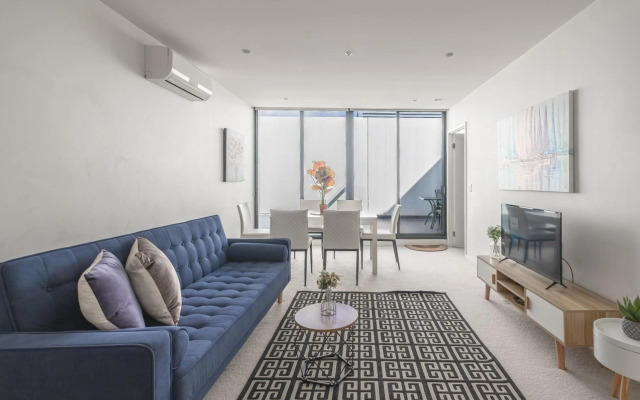 Rooftop 2BRapt in Abbotsford+King bed+WIFI+Parking