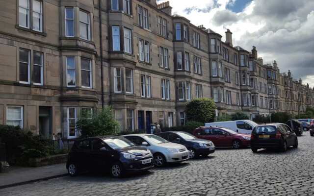 3 Bedroom City Flat In Edinburgh