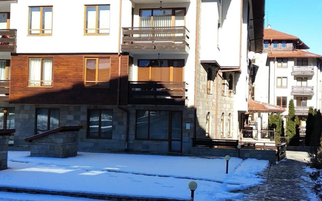 Pine Tree Apartment 2 - B7