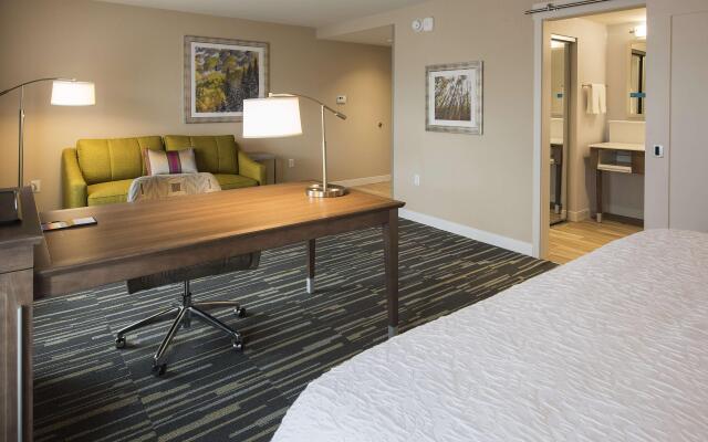 Hampton Inn & Suites Seattle/Redmond