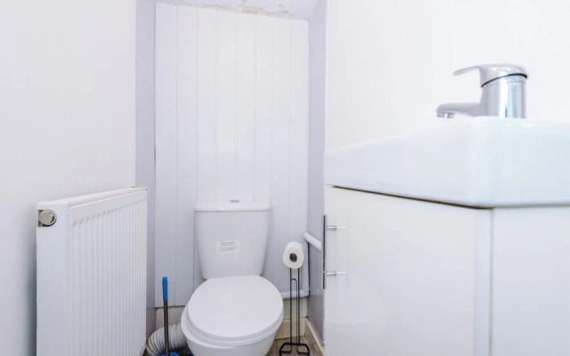 3 Bed-sleeps 5-garden-parking