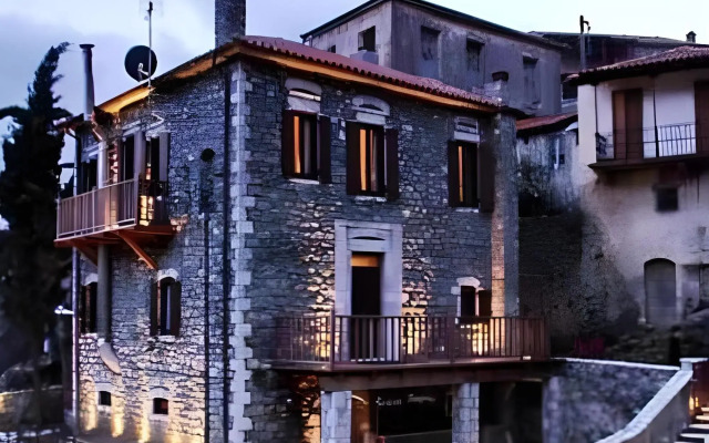 Tsarbou Guesthouse