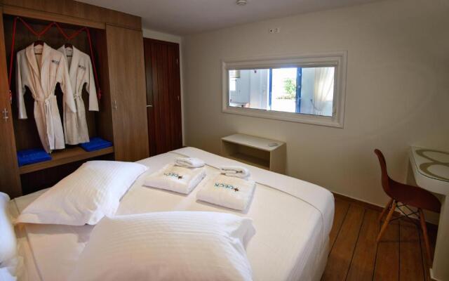 Deck2 Syros Premium Apartments