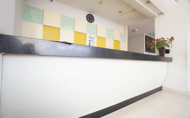Townhouse Oak Hotel Niaga Surabaya