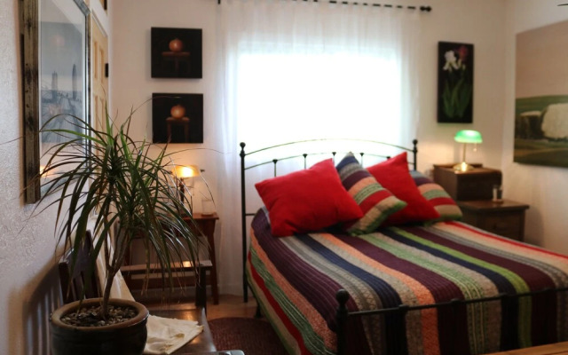 River Stone Inn & Gallery