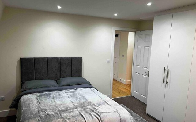 Lovely 3-bed Flat in London