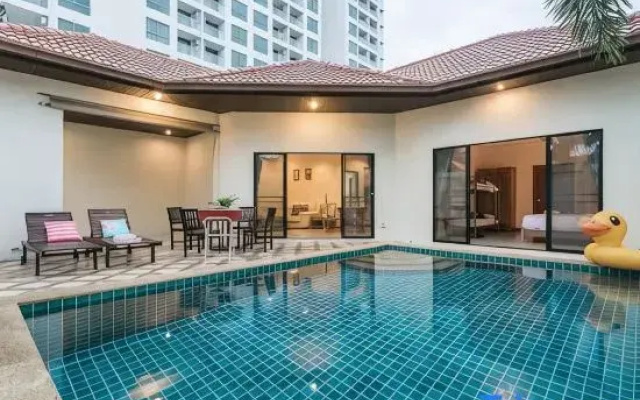 AnB poolvilla 2BR with private beach in pratamnak