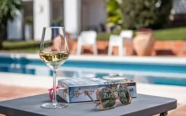 Charming 10 Pers Villa With Swimmingpool Sevilla