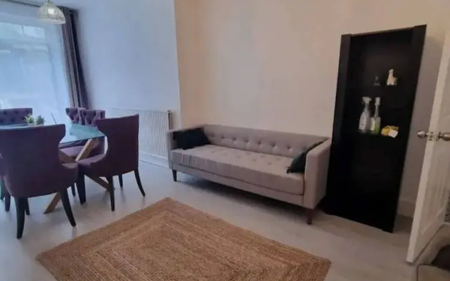 London Serenity House - 4 Bedrooms