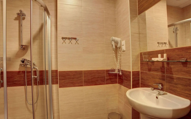 Lothus Hotel
