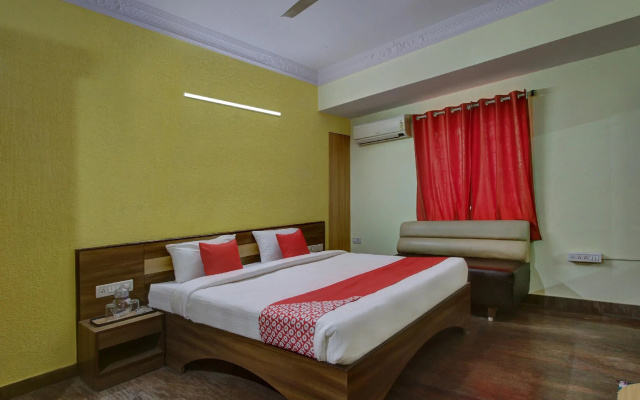 OYO 24259 Hotel Blue Inn
