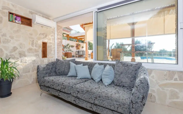Holiday Home in Donje Polje Near Seabeach