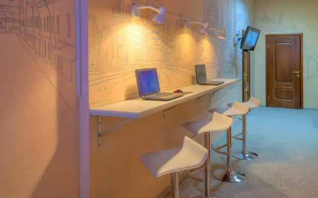 Yaguar Mini and Hostel