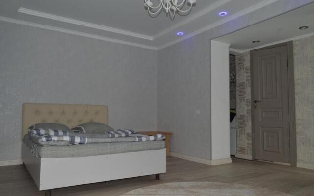 Apartment on Ahunbaev street, 187