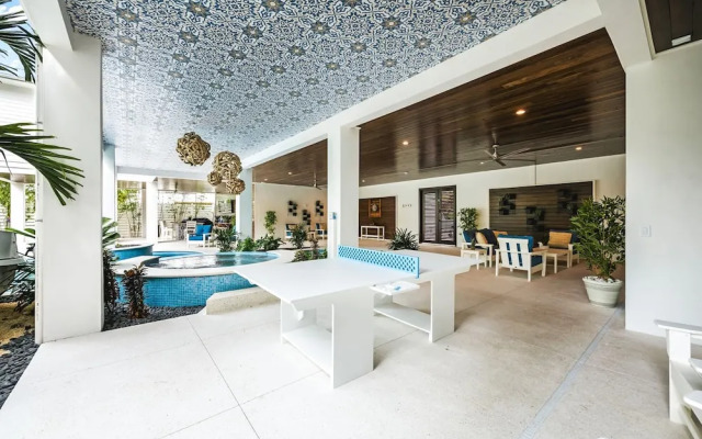 Salty Oak in Siesta Key