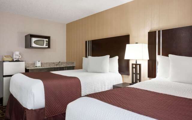Days Inn by Wyndham Sylvan Lake