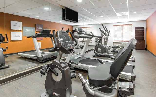 Comfort Suites North