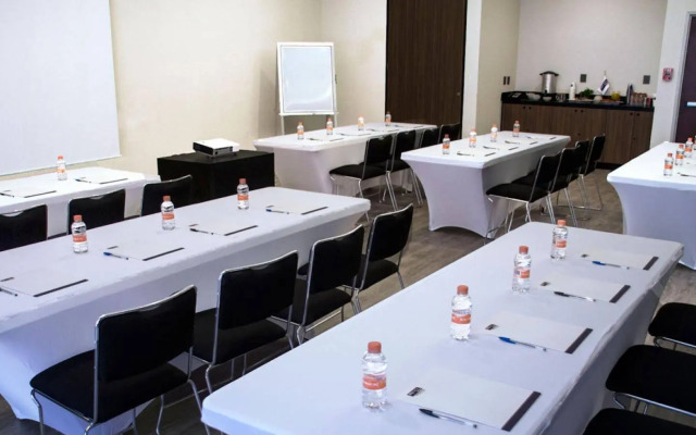City Express Plus by Marriott Monterrey Galerias