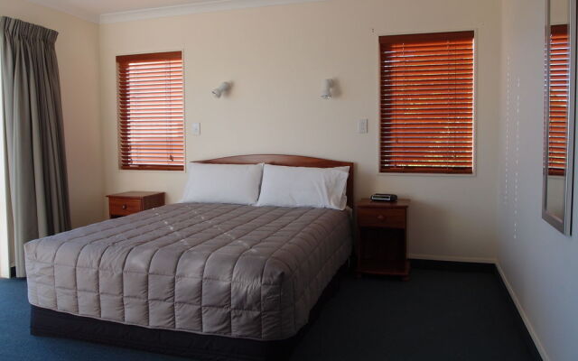 Breakwater Apartments
