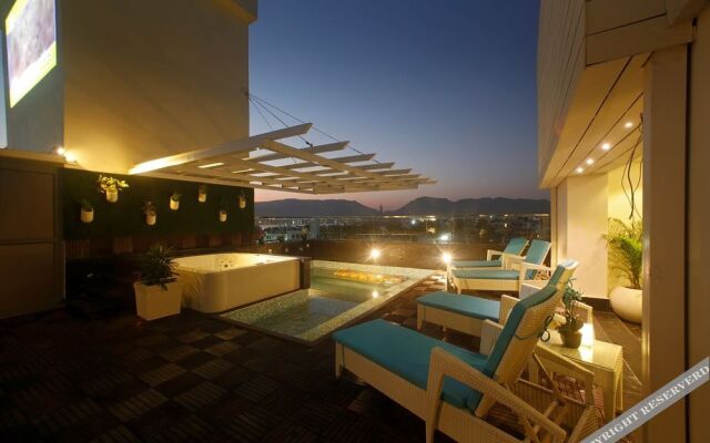 Xenious LN Courtyard Hotel