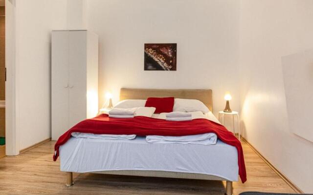 Sleek Studio Apt - Suitable for Longstays