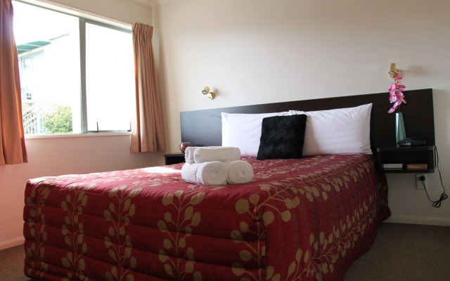 Alcala Motor Lodge