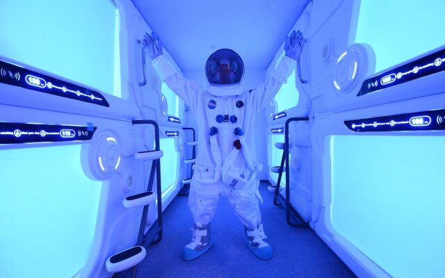 Moon Station Hotel Tokyo