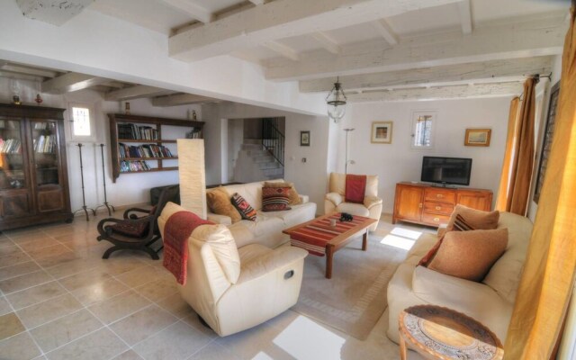 Luxury 3 bedroom villa with pool