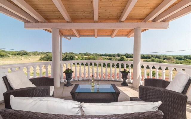 Awesome Home in Valtursko Polje With Wifi and 12 Bedrooms
