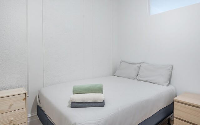 5221 St Urbain
